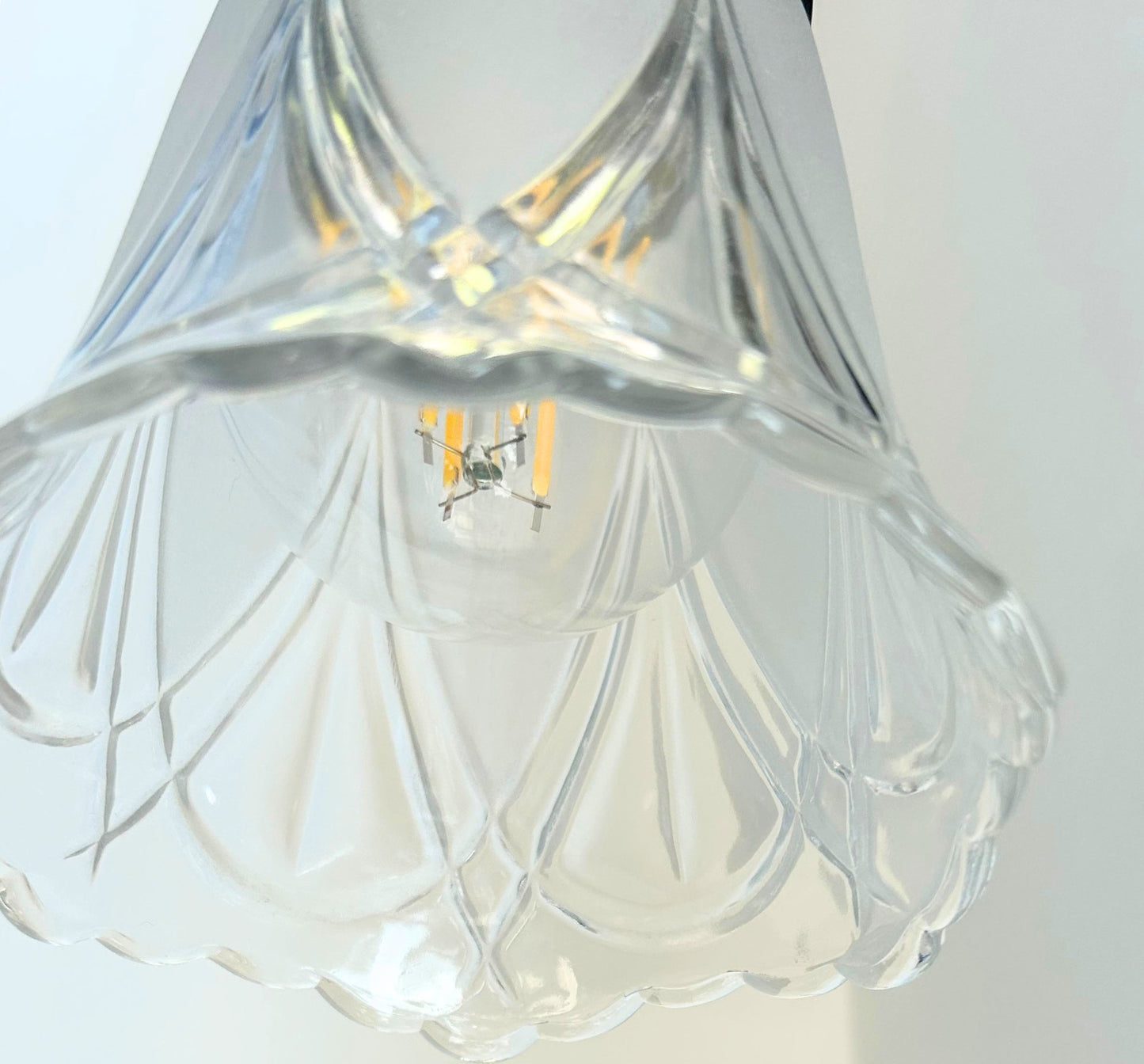 Victorian Scalloped Frost and Clear Wall Sconce