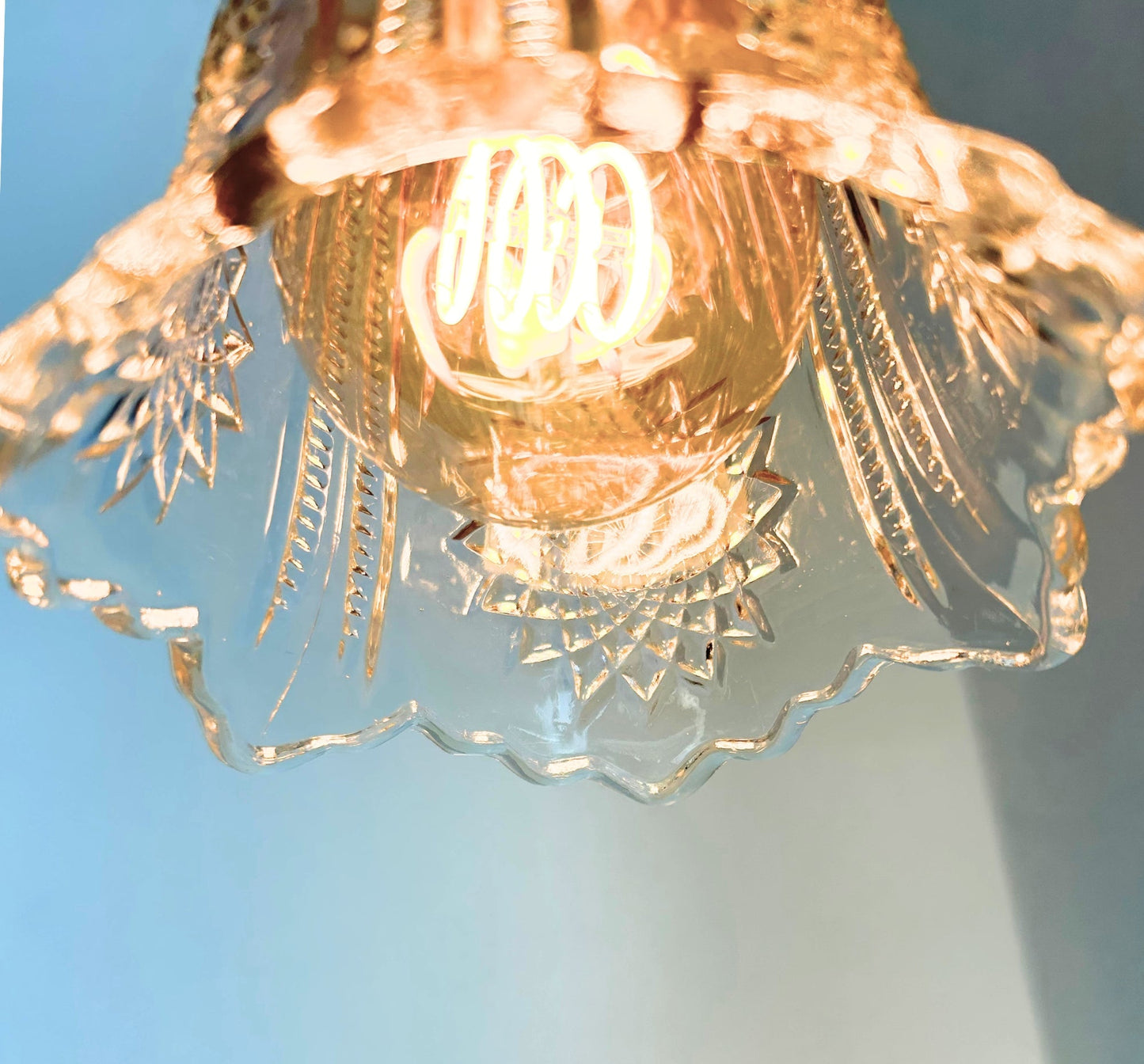 Antique Diamond Floral Flare Wall Sconce Light