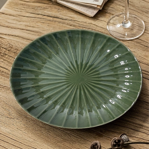 Versatile Ceramic Plate Set Perfect for Meals Decor