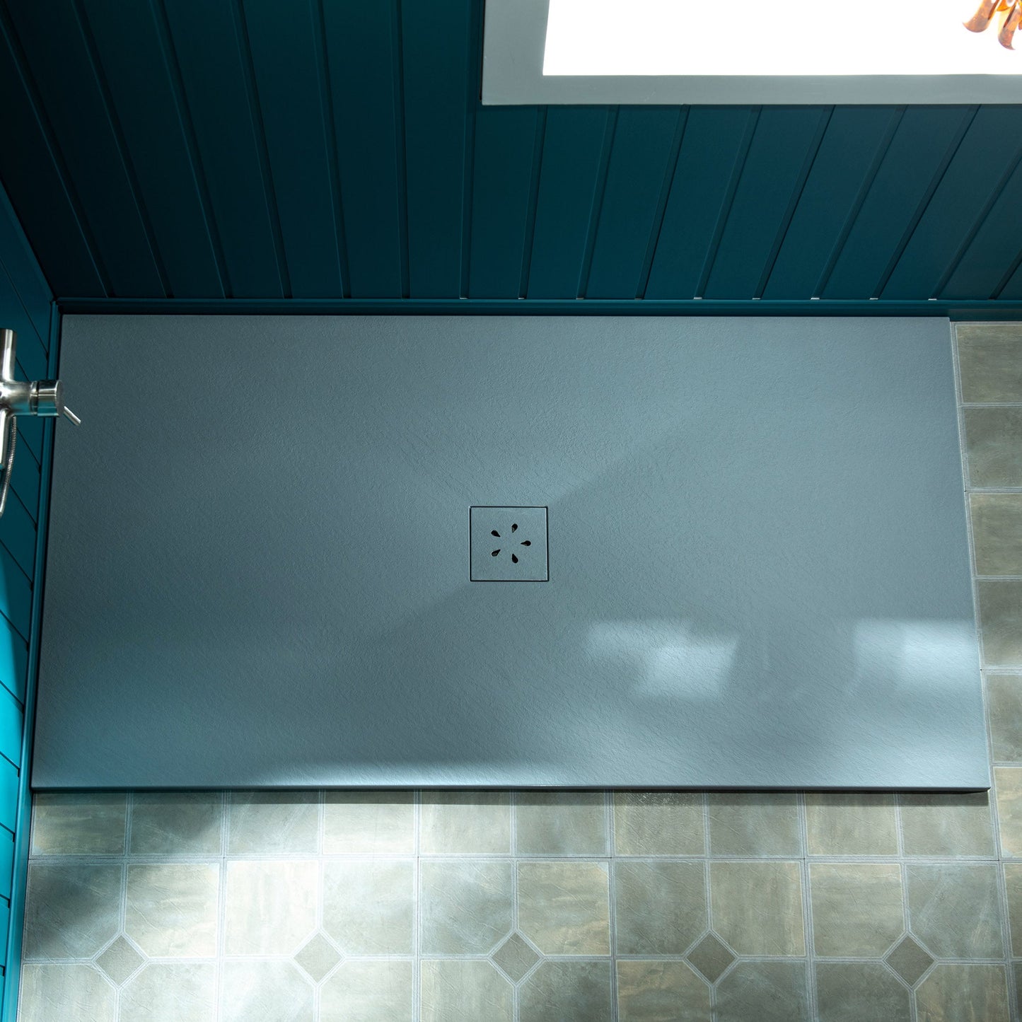 WOODBRIDGE 47.75-in L x 32-in W Zero-Threshold End-Drain Shower Base with Center Drain Placement, Matching Decorative Drain Plate and Tile Flange, Wheel Chair Access, Low Profile