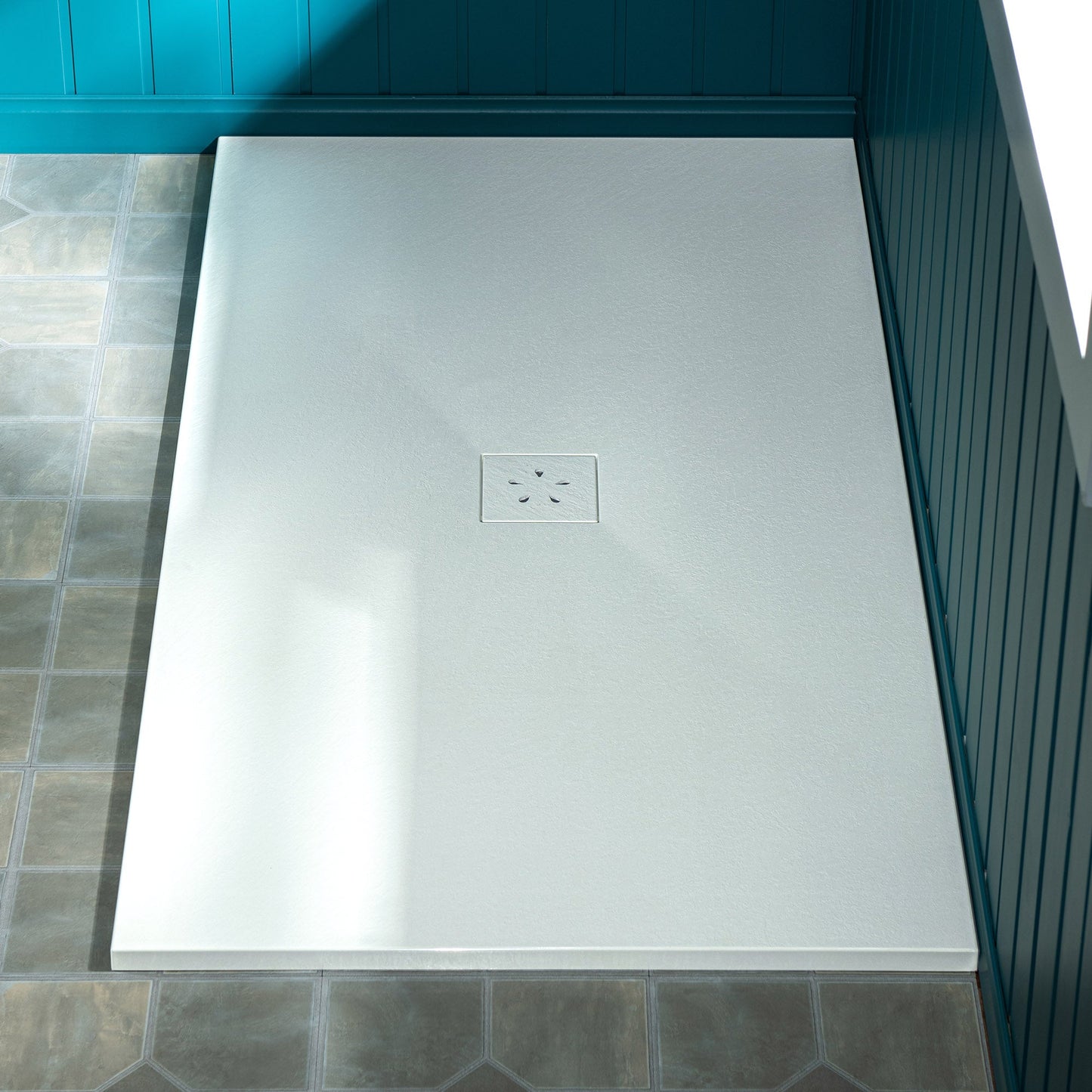 WOODBRIDGE 47.75-in L x 32-in W Zero-Threshold End-Drain Shower Base with Center Drain Placement, Matching Decorative Drain Plate and Tile Flange, Wheel Chair Access, Low Profile