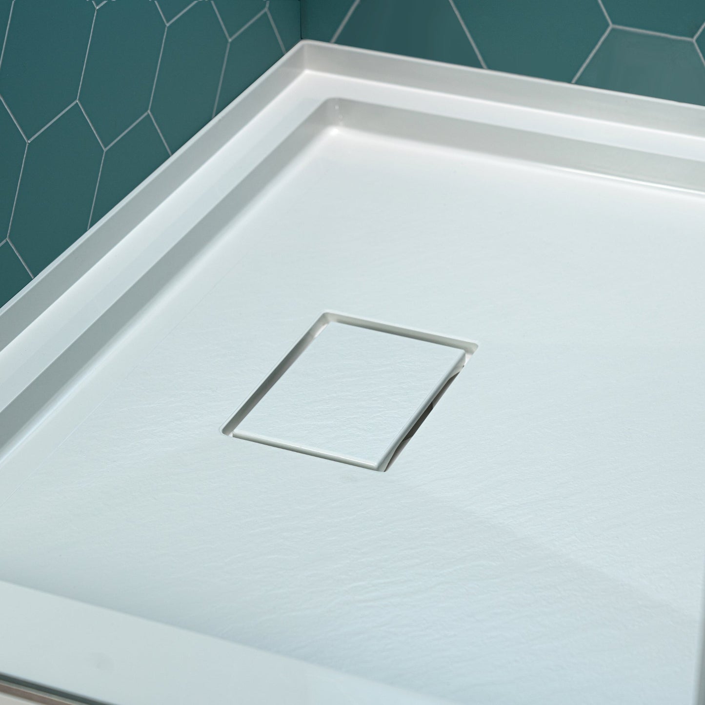 WOODBRIDGE 48 in. x 32 in. Solid Surface Shower Pan Base in White, Alcove Installation with Left Drain, Slip-Resistant & Mold-Resistant