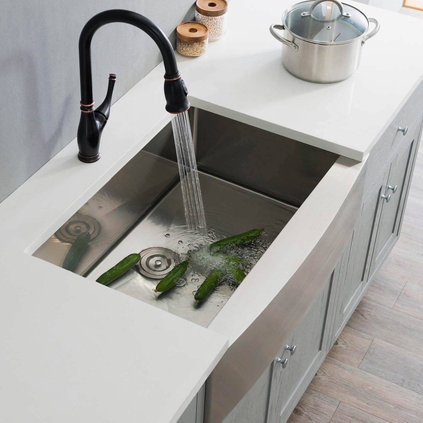 33" Handcrafted Farmhouse Apron Single Bowl Stainless Steel Kitchen Sink