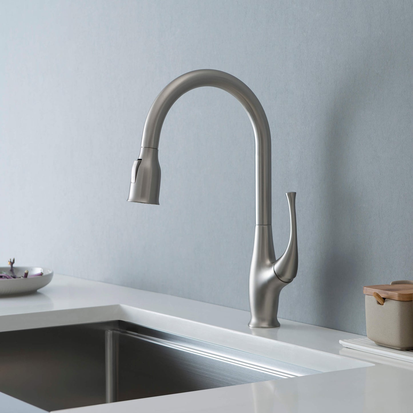 Kansas Single Handle Pull Down Kitchen Sink Faucet