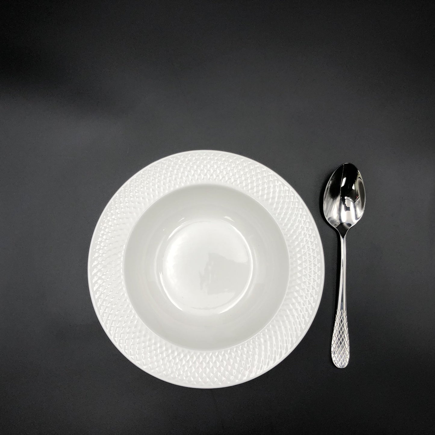 dinnerware porcelain bowl with spoon