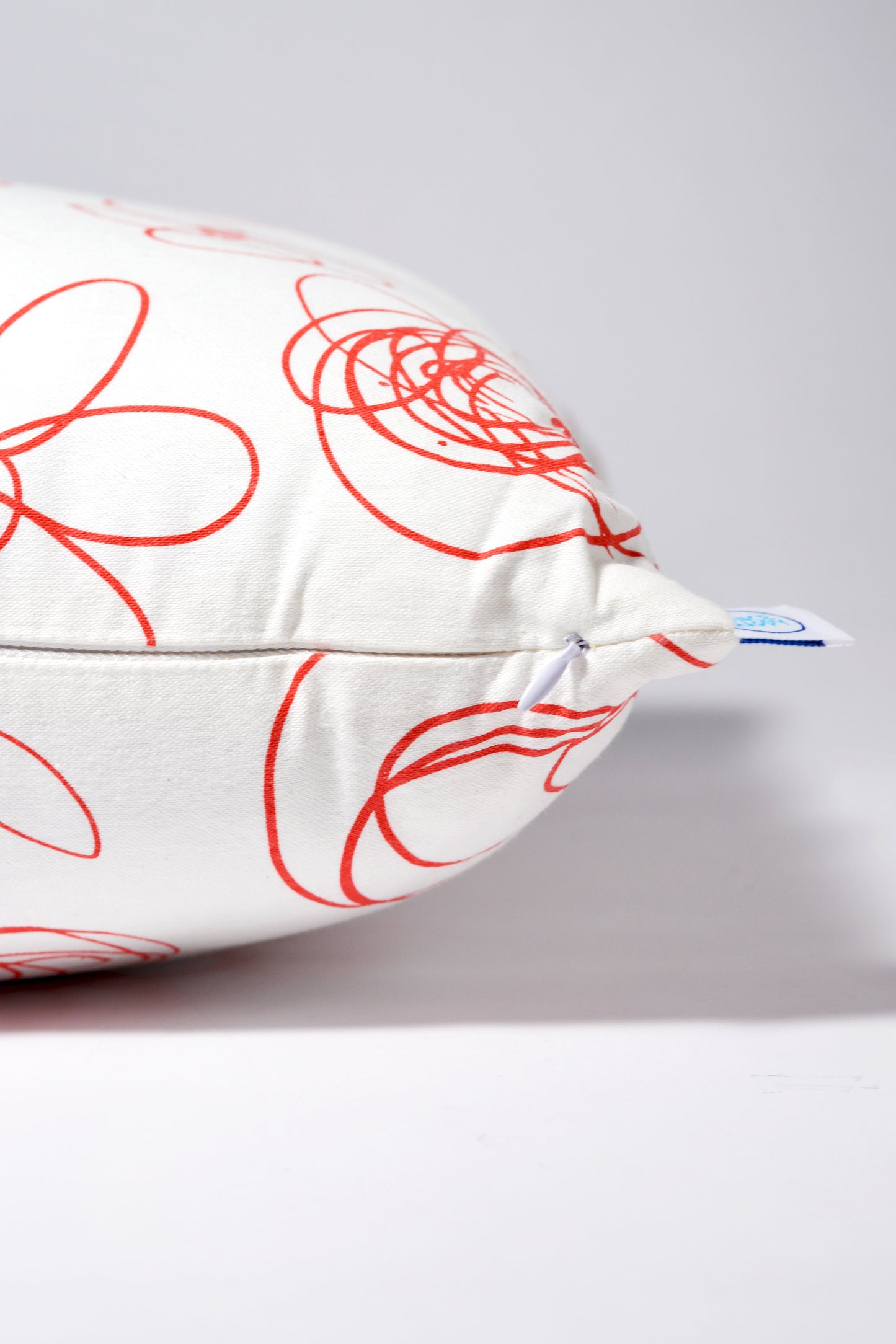 Fiona throw pillow