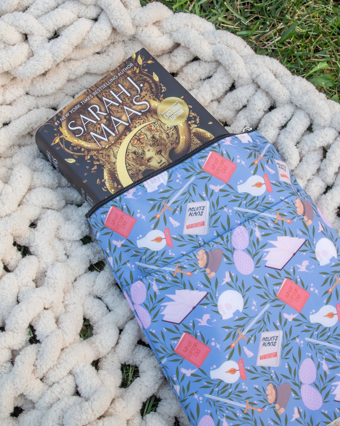 Meaggie Moos - Book / Tablet Sleeve | Throne of Glass