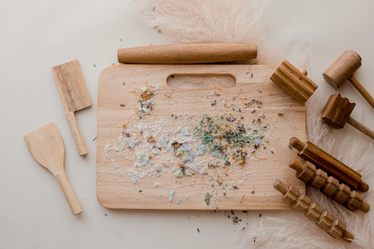 QToys Australia (USA) Wooden Play dough kit | Kitchen + Metal