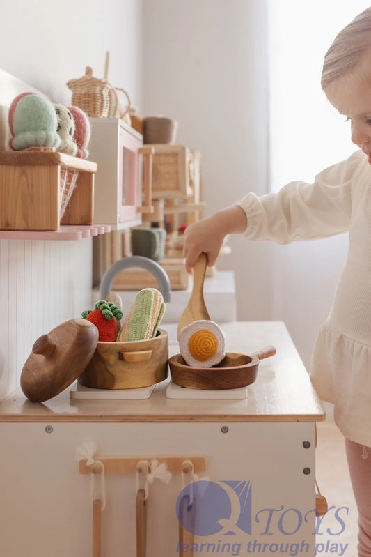 QToys Australia (USA) MAHOGANY PAN & POT SET | Kitchen + Metal