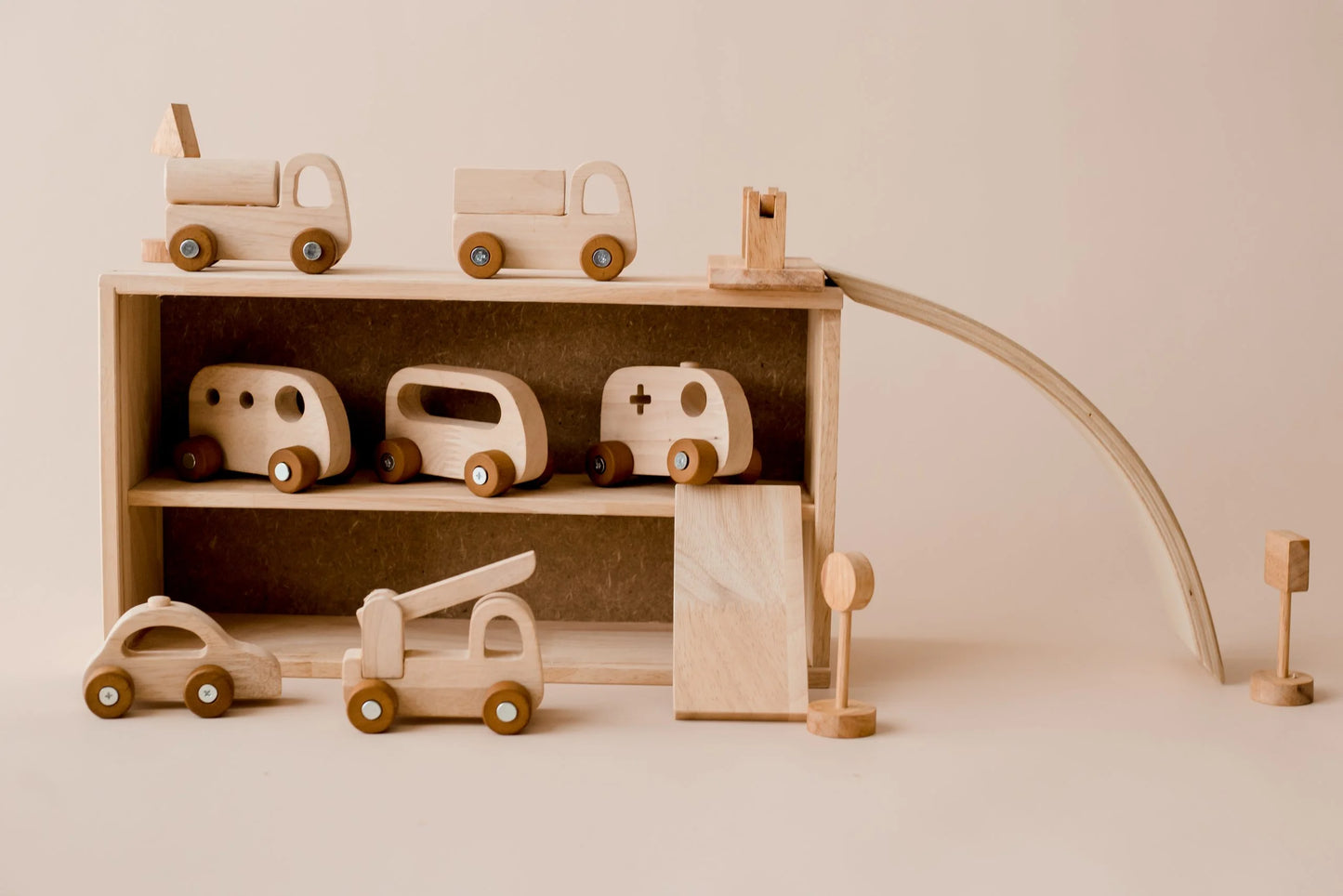 QToys Australia (USA) Vehicle Play Set | Kitchen + Metal