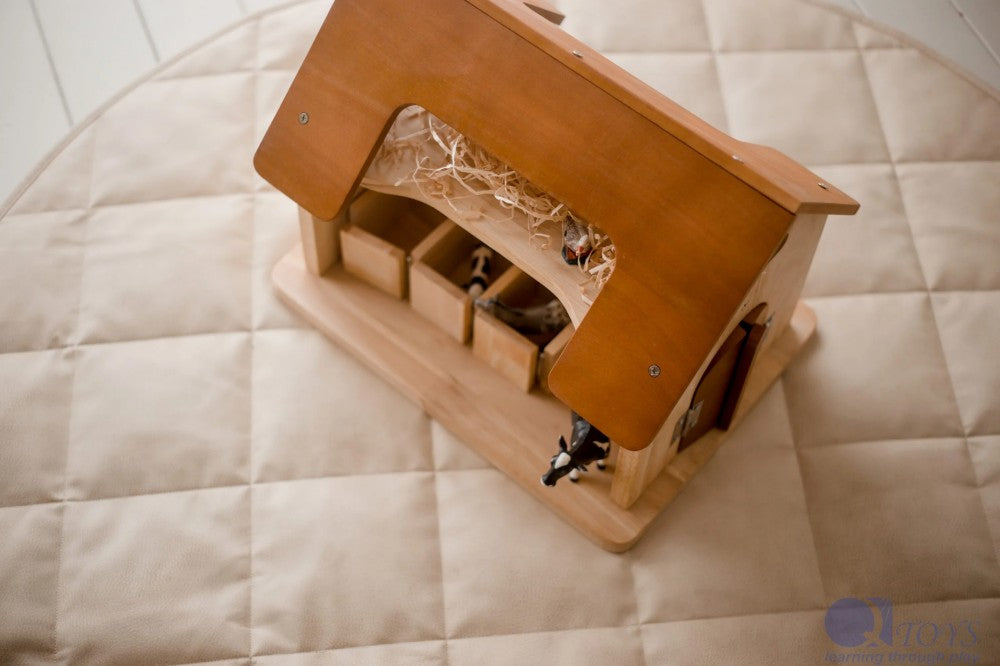 QToys Australia (USA) HORSE STABLE | Kitchen + Metal
