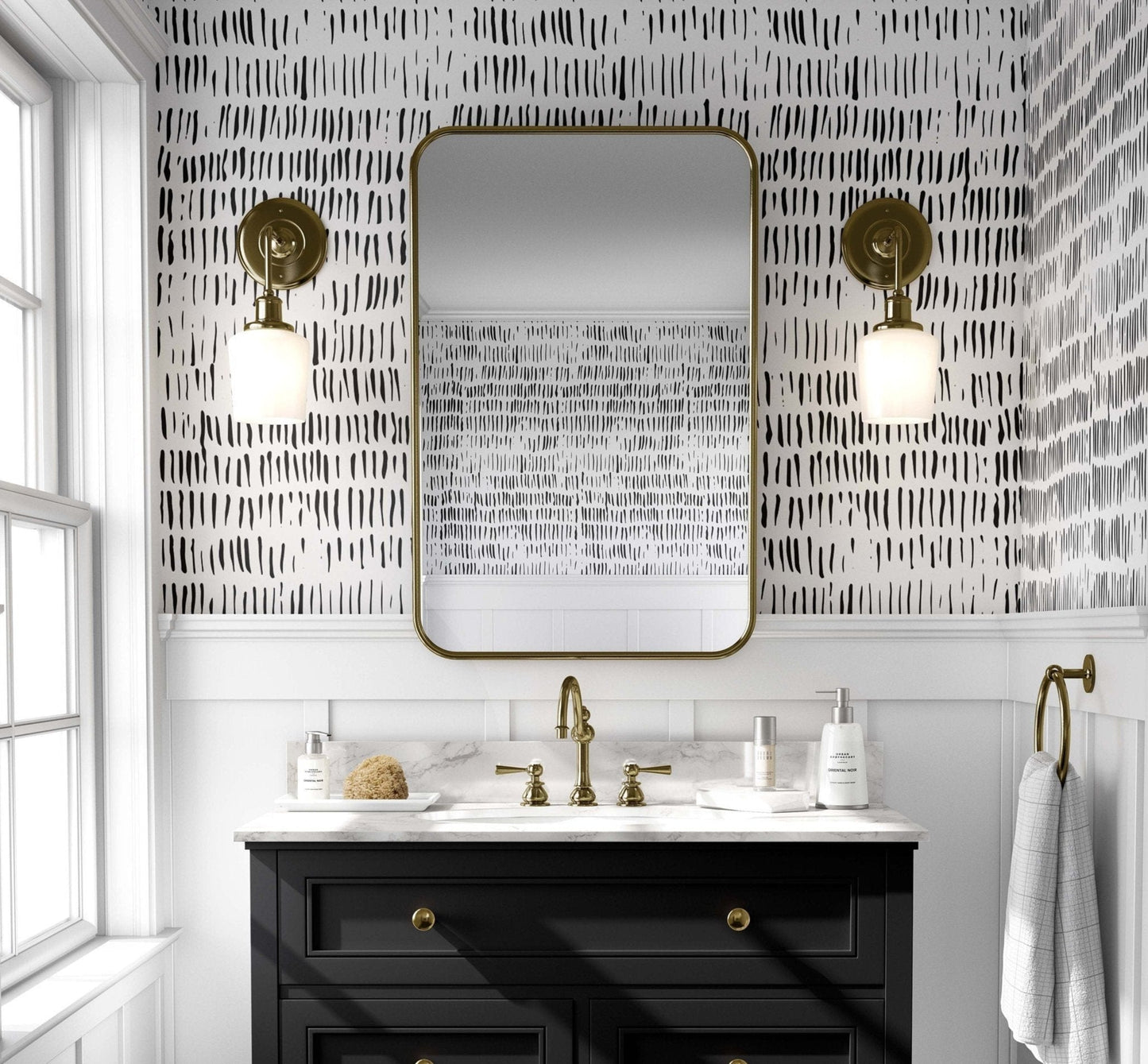 Black and white strokes | Kitchen + Metal