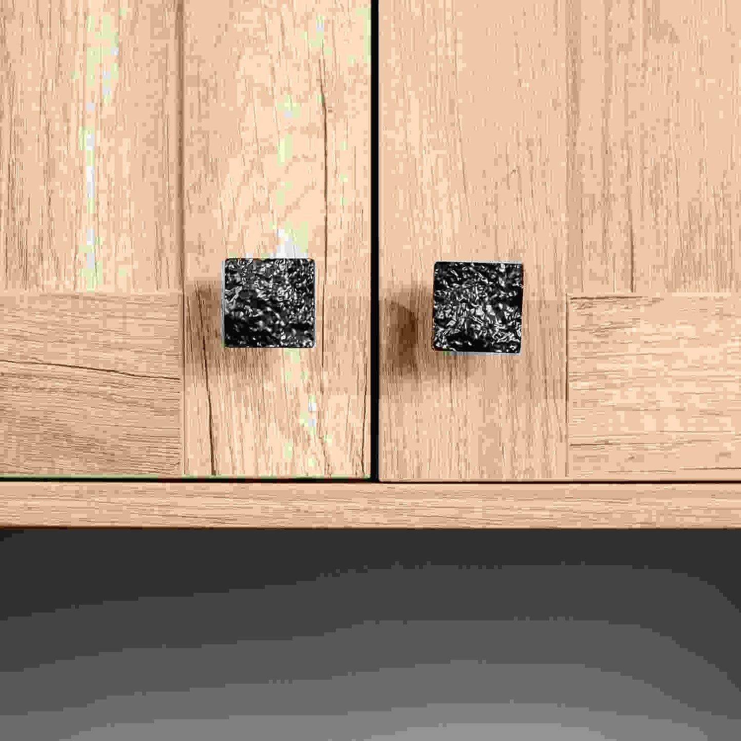 1-3/8 Inch Square Sandrine Square Knob