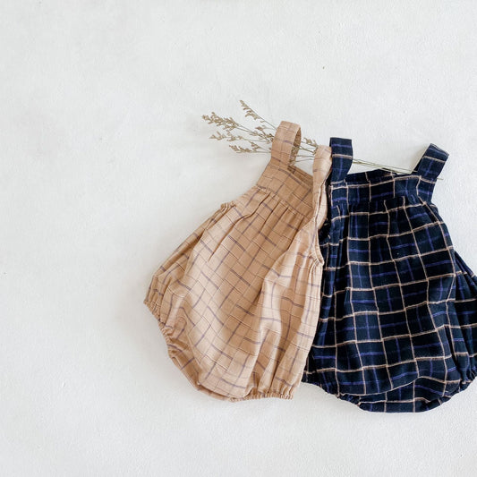 laid Pattern Sleeveless Onesies With Hat