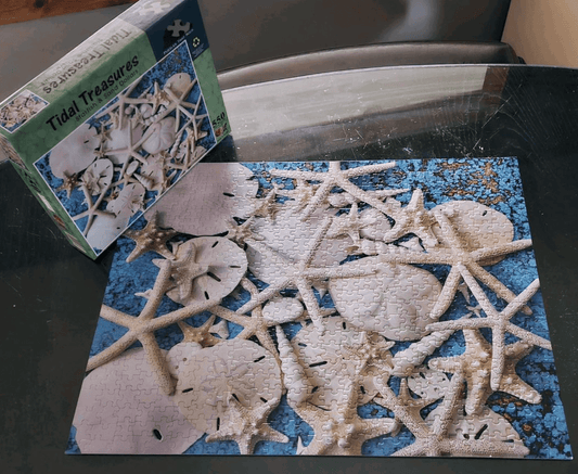 Tidal Treasure, Starfish & Sand Dollars, 550 Piece Puzzle