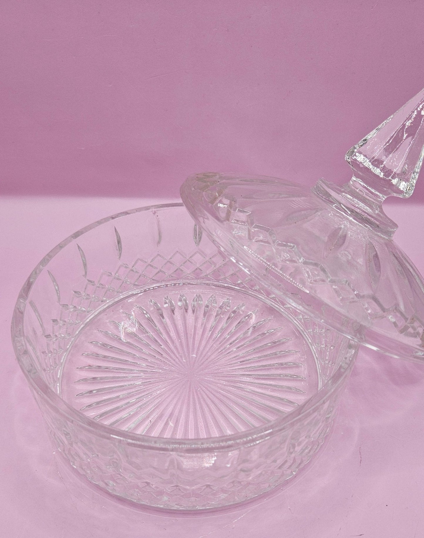 Vintage Clear Glass Candy Dish with Lid – Elegant Cut Glass Trinket Box (6"x6")