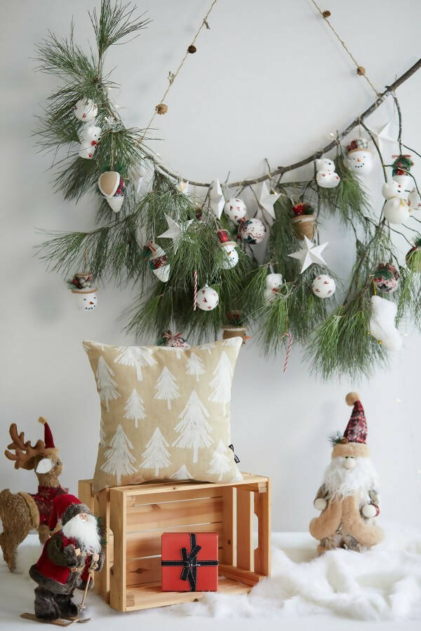 Wear Sierra Pine Tree Pattern 6 Piece Christmas Linen Set | Gift Shop & Gift Wrapping | Under $100 | Kitchen + Metal