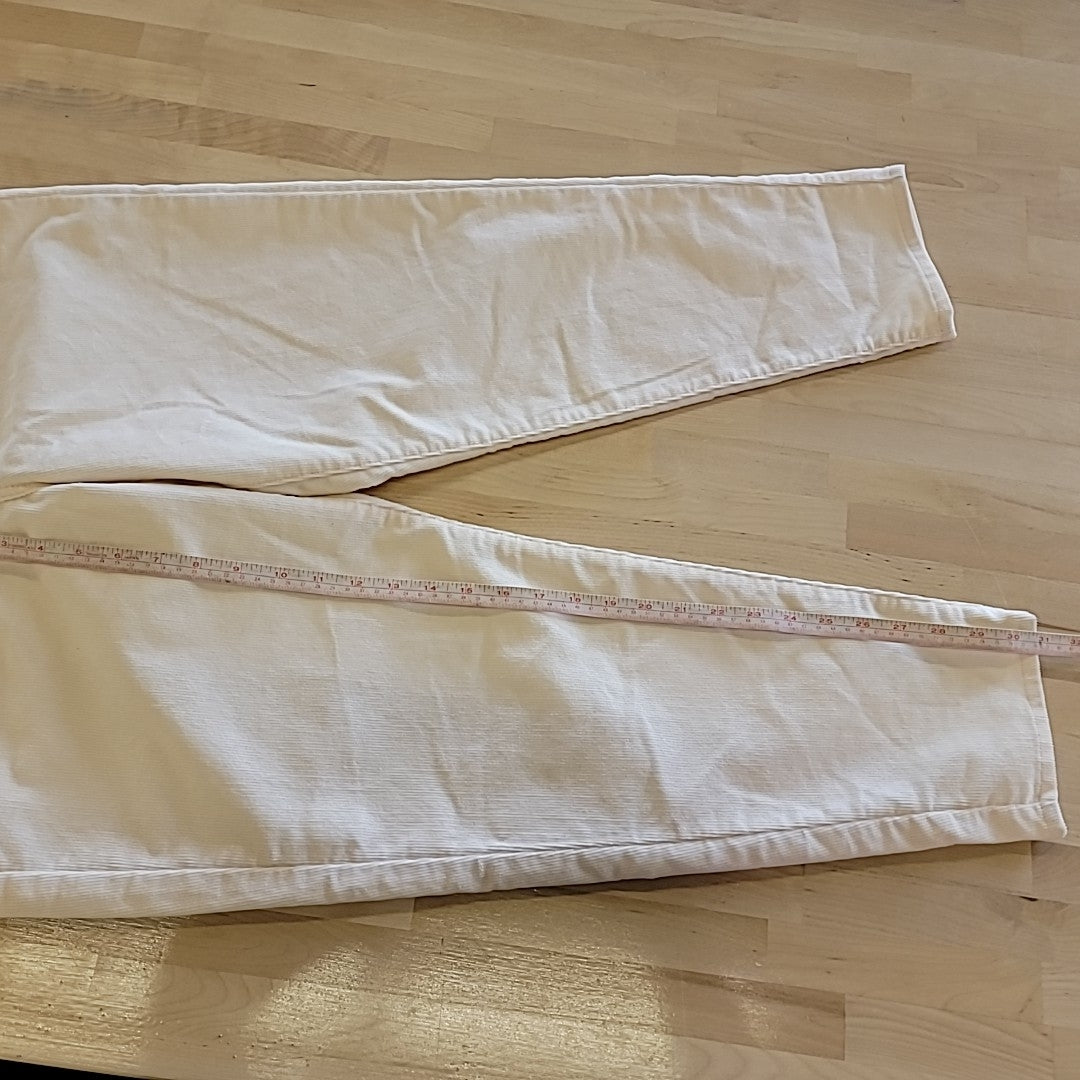 Levi's Size 31 Cream High-Waisted Mom Jeans Corduroy NWT