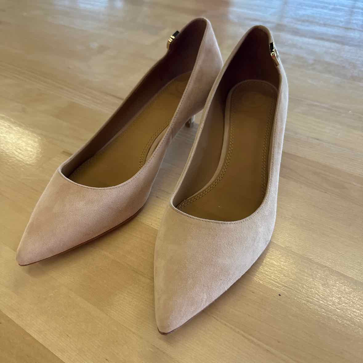 Tory Burch Elizabeth Pointy Toe Pump Shoe Size 7.5  Perfect Blush Suede Heels