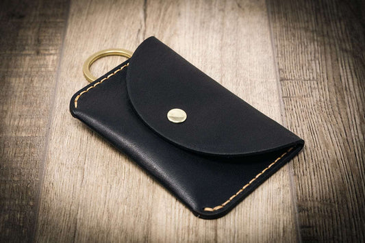 The Richmond Leather Keychain Wallet in Black
