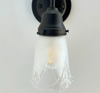 Victorian Scalloped Frost and Clear Wall Sconce