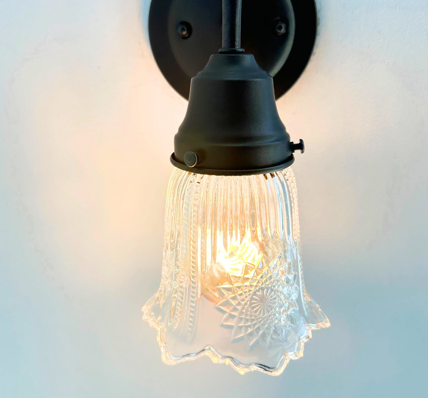 Antique Diamond Floral Flare Wall Sconce Light