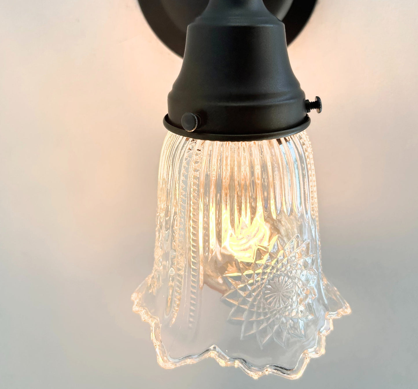 Antique Diamond Floral Flare Wall Sconce Light