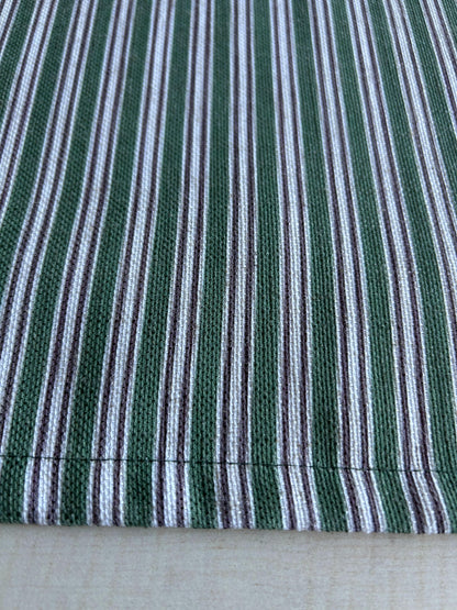 Fox Trot Pattern Linen-Feel Runner, Christmas Decorating