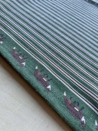 Fox Trot Pattern Linen-Feel Runner, Christmas Decorating