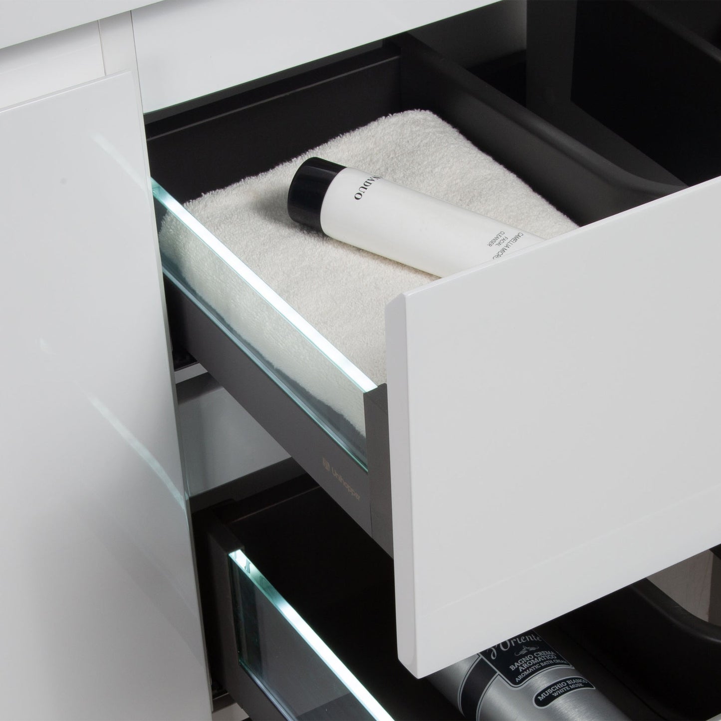 WOODBRIDGE 47-1/4 in. W x 19-5/8 in. D Wall Mounted Floating Vanity in Glossy White with Resin Composite Vanity Top in Glossy White