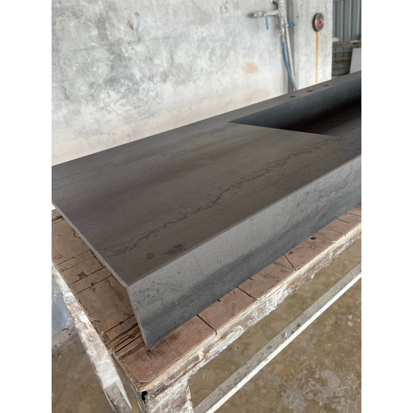 HANDCRAFTED METAL DARK ENGINEERED PORCELAIN SINK (ES-070)