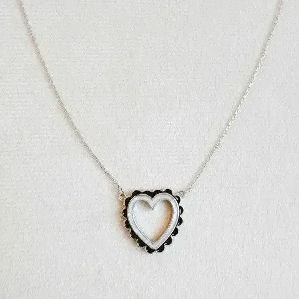Scallop Edge Heart Necklace - 18k Gold Plated | Femstylo