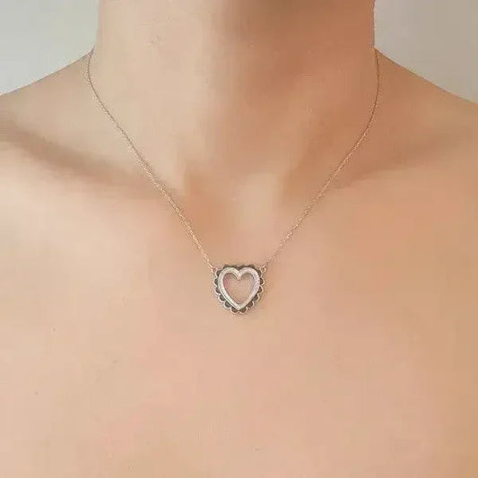 Scallop Edge Heart Necklace - 18k Gold Plated | Femstylo