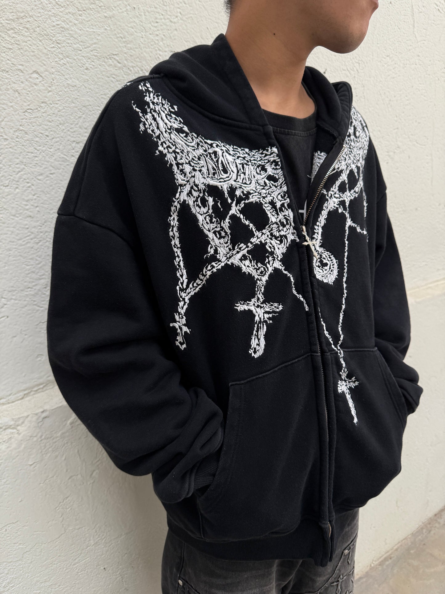 *Breaking Chains Zip-Up (Black/White)