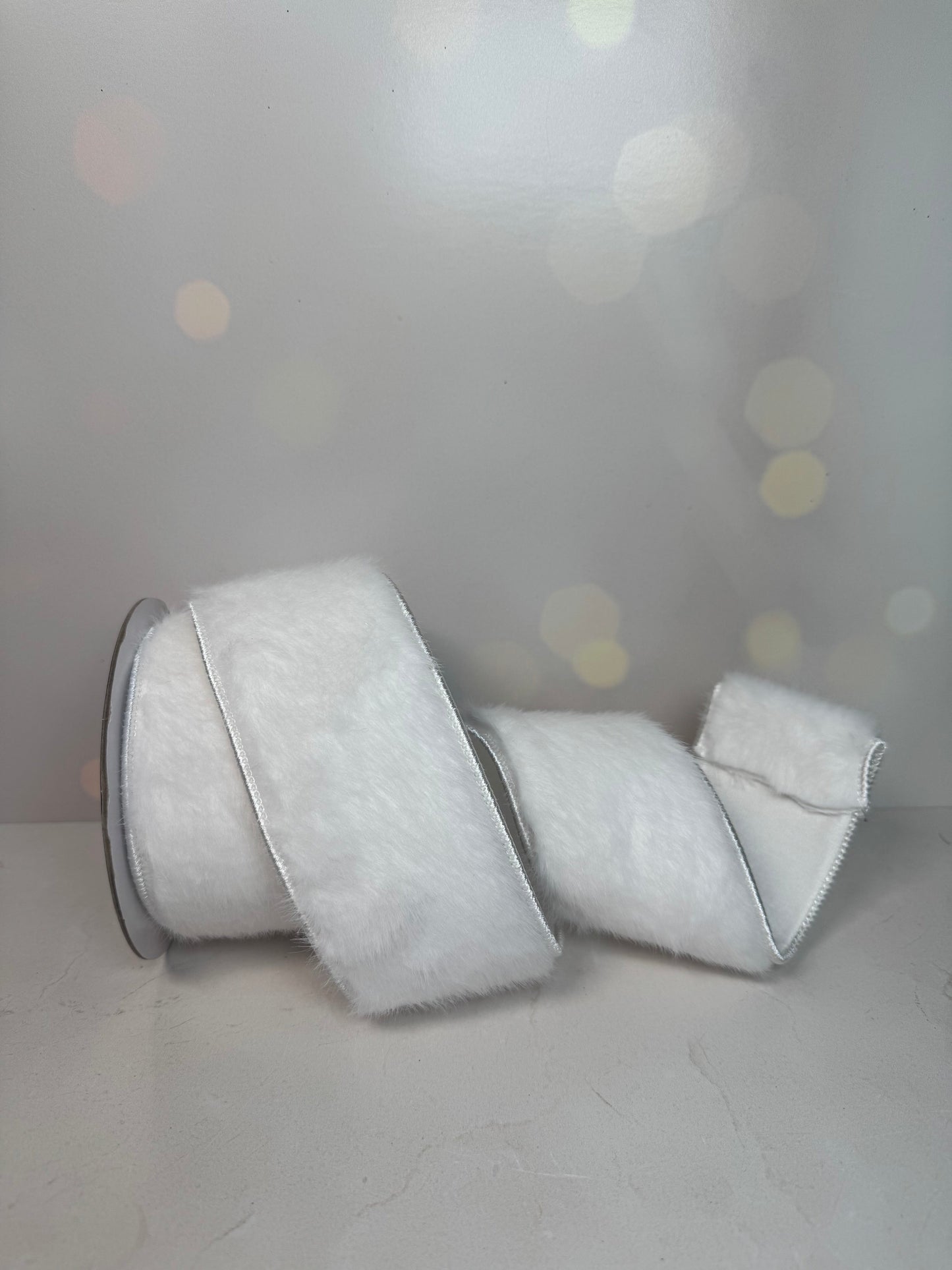 2.5"x 5Y White Super Soft Fur Wired Ribbon