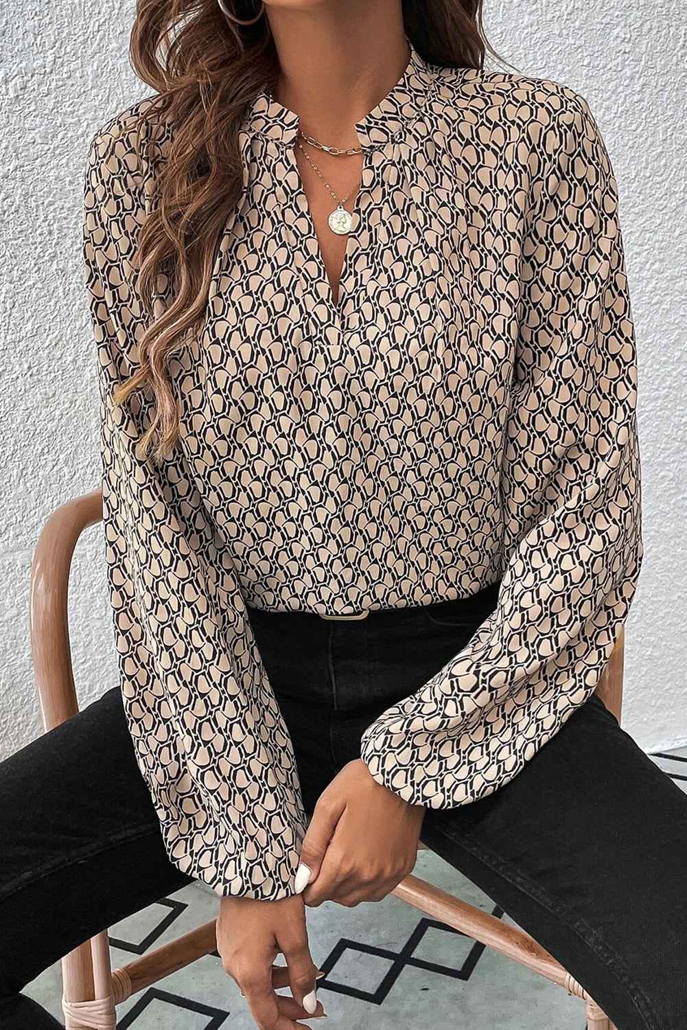 Green Geometric Print Blouse with Notched Neck and Long Sleeves