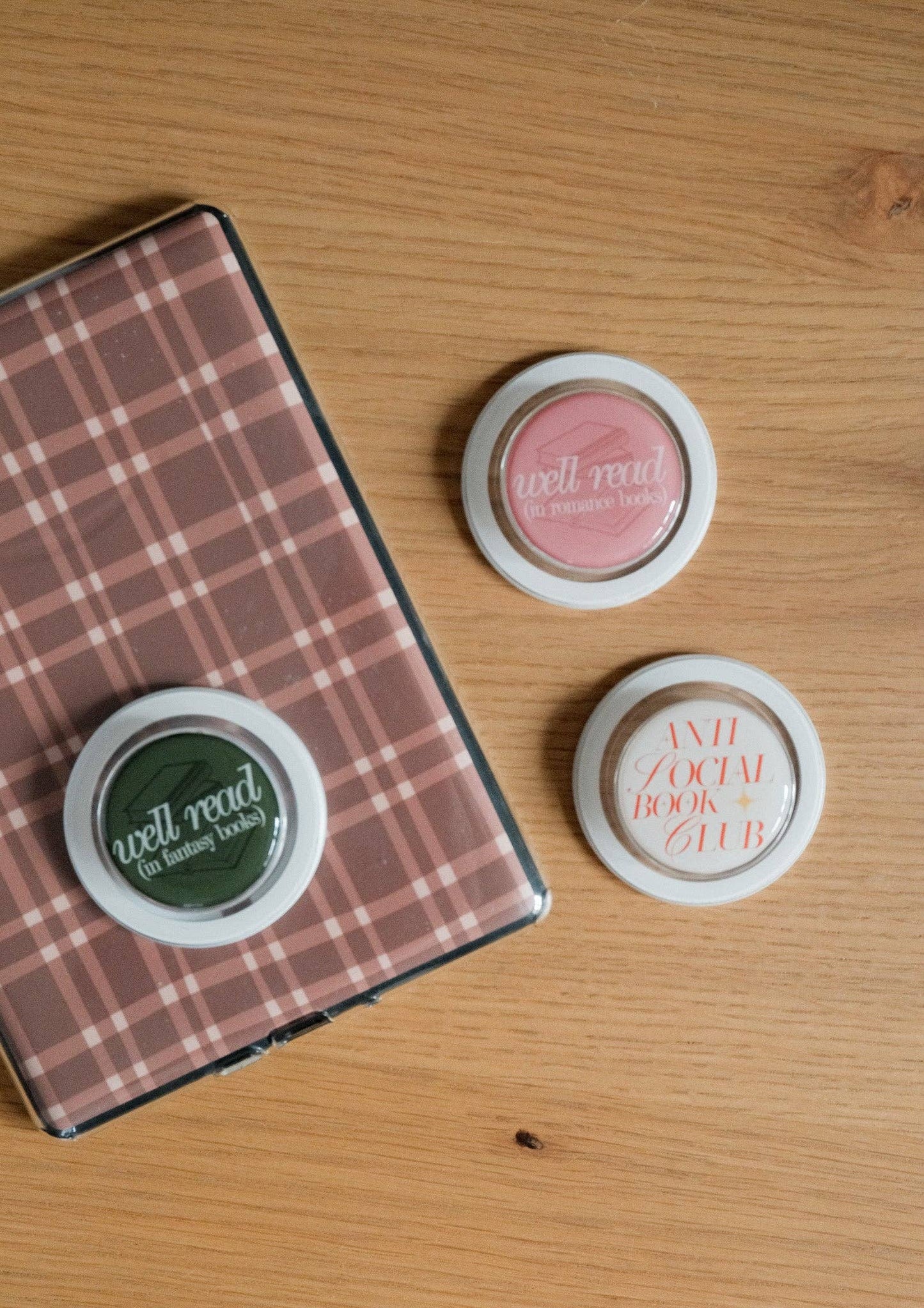 The Tiny Bookshelf - Well Read Kindle | Kobo Grips