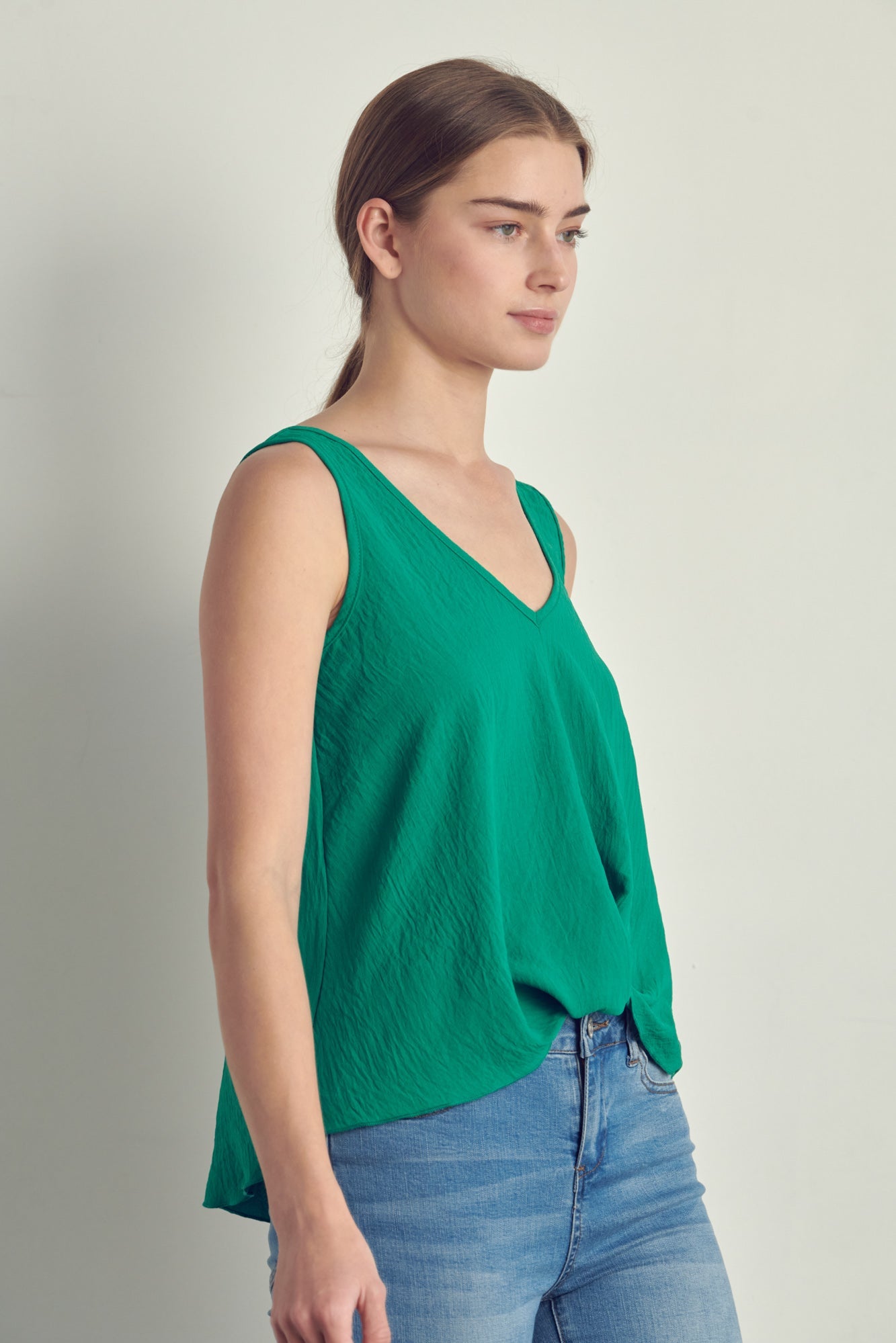 V-neck Sleeveless Knotted Front Hi-Low Top | Kitchen + Metal