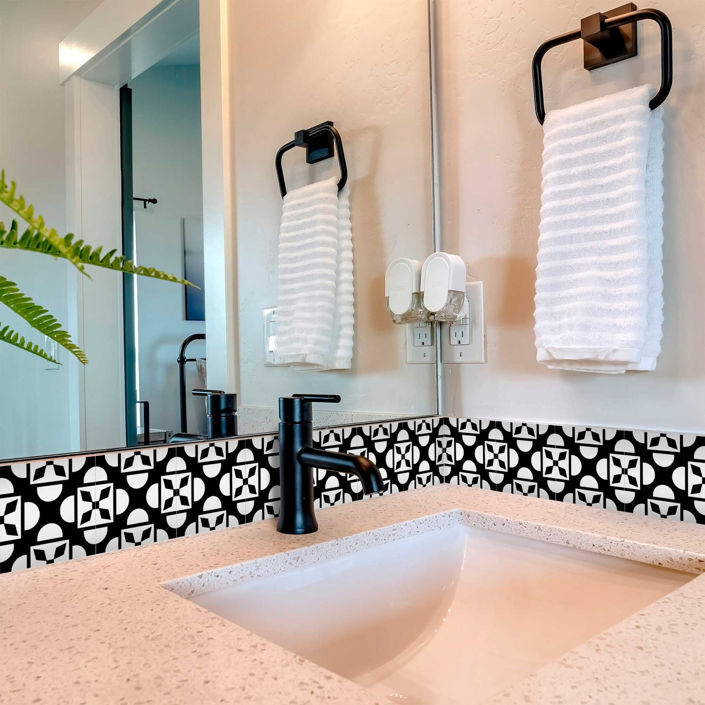 8" X 8" Black And White Coli Peel And Stick Tiles