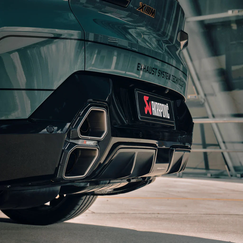 Akrapovic 23-24 BMW XM (G09) TwinPower Turbo V8 Hybrid Slip-On Race Line (Titanium) w/ Carbon Tips