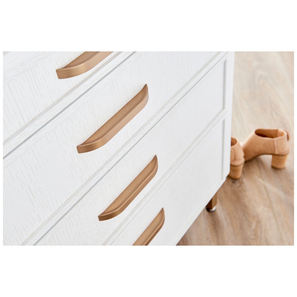 32 mm Center-to-Center Satin Nickel Elara Cabinet Pinch Pull