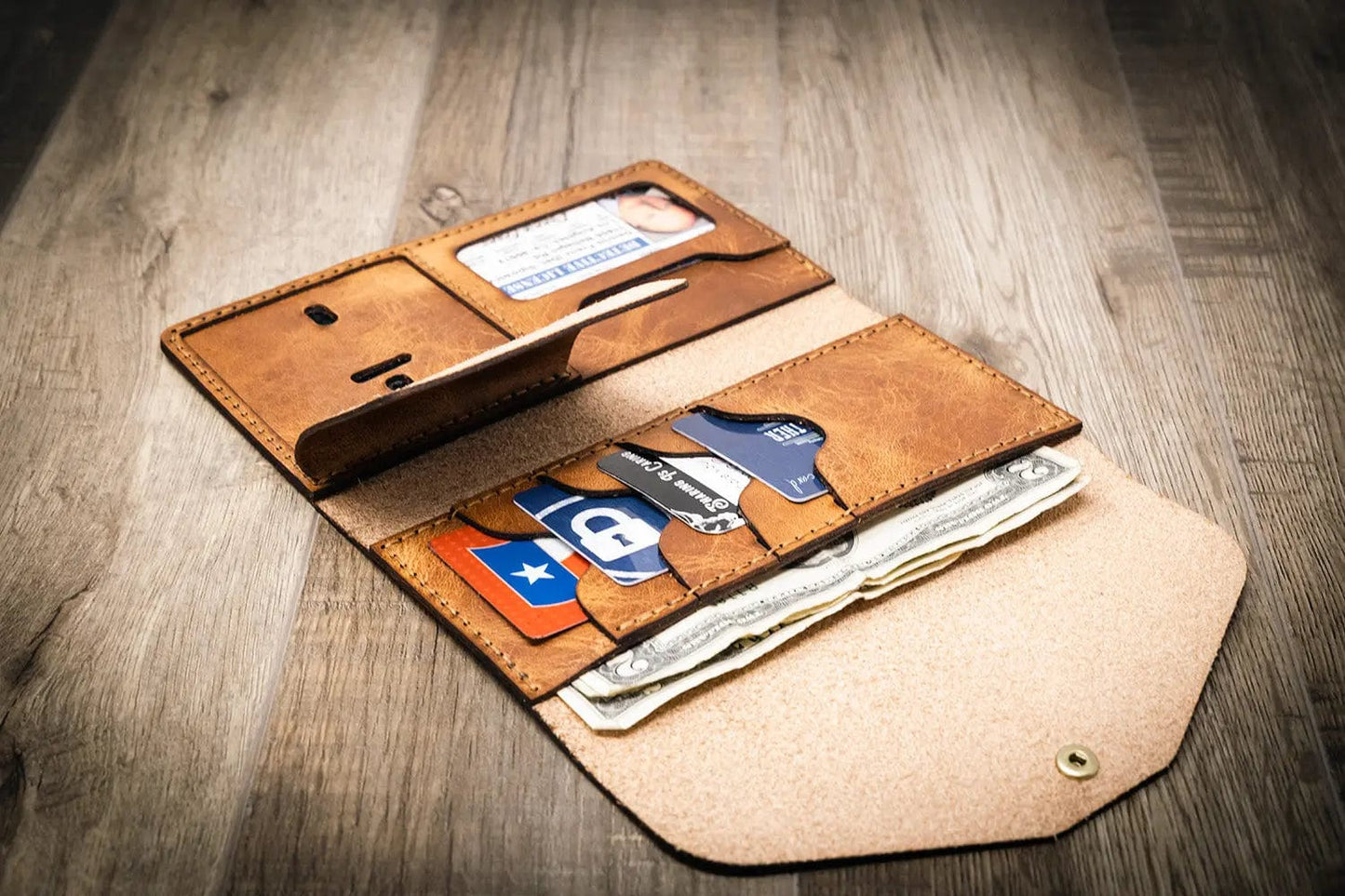 Badge Clutch Wallet - Saddle Tan