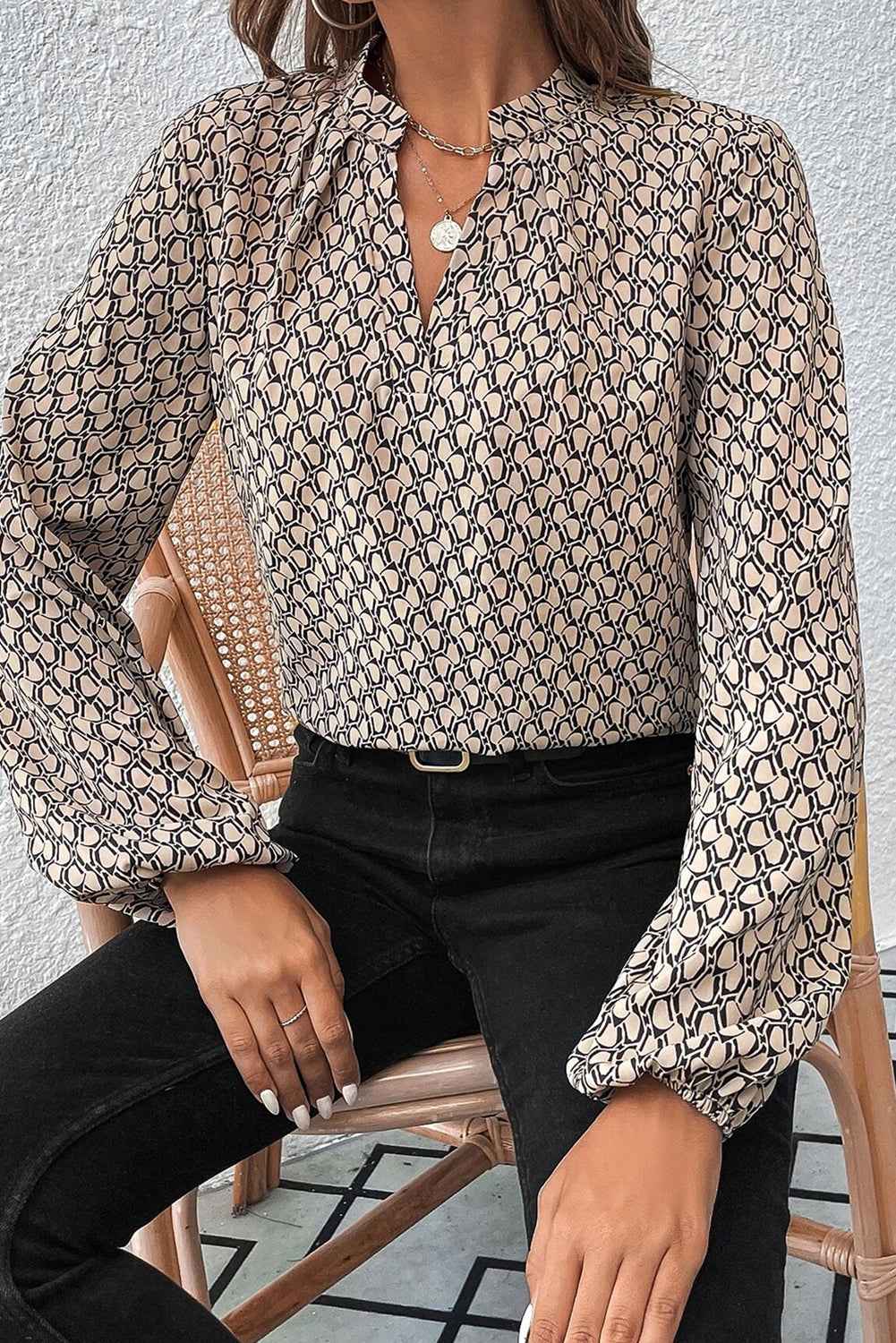 Green Geometric Print Blouse with Notched Neck and Long Sleeves