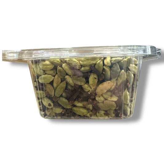 Albasha cardamom and cloves
