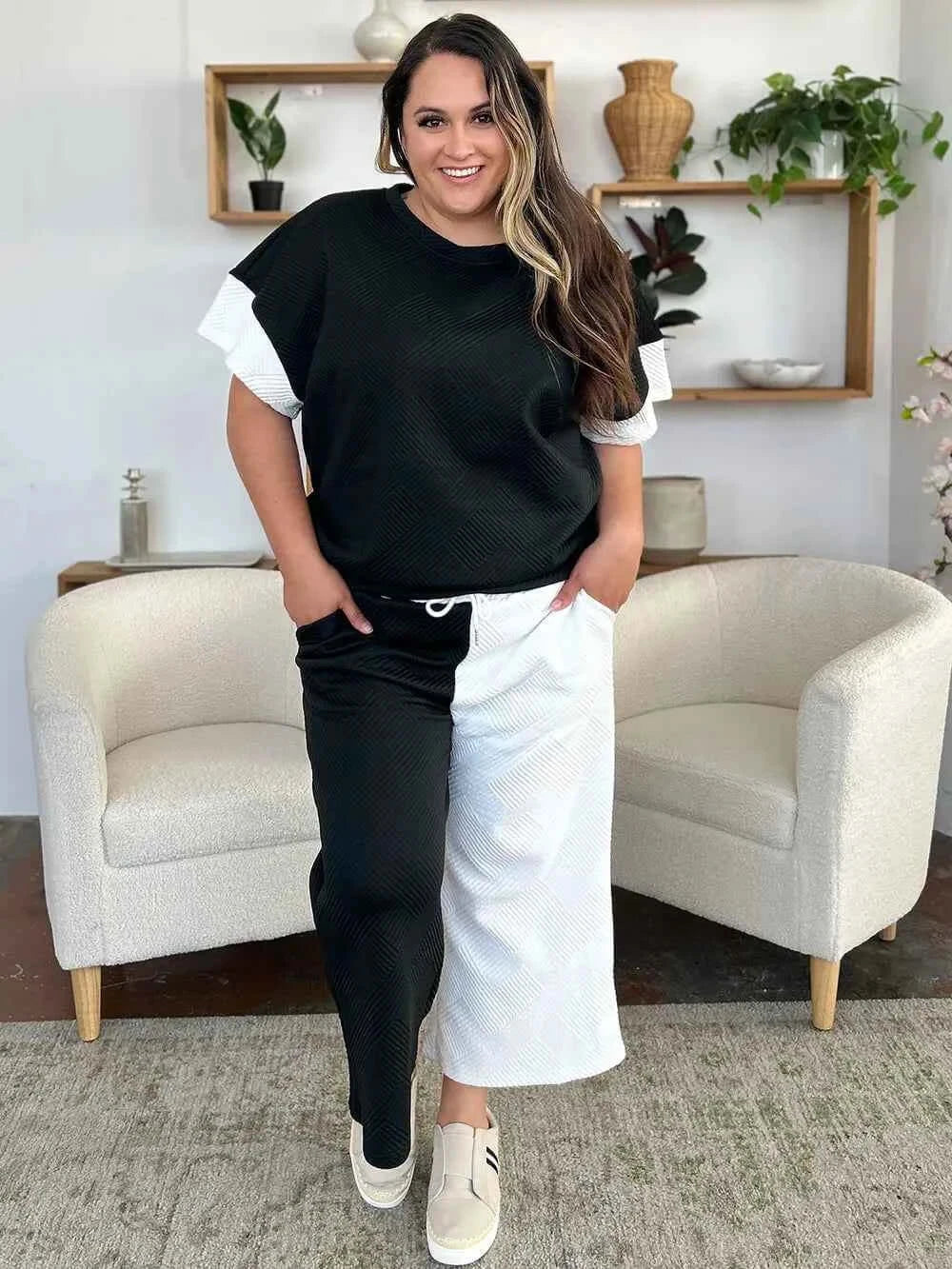 Plus Size Contrast T-Shirt and Wide Leg Pants Set