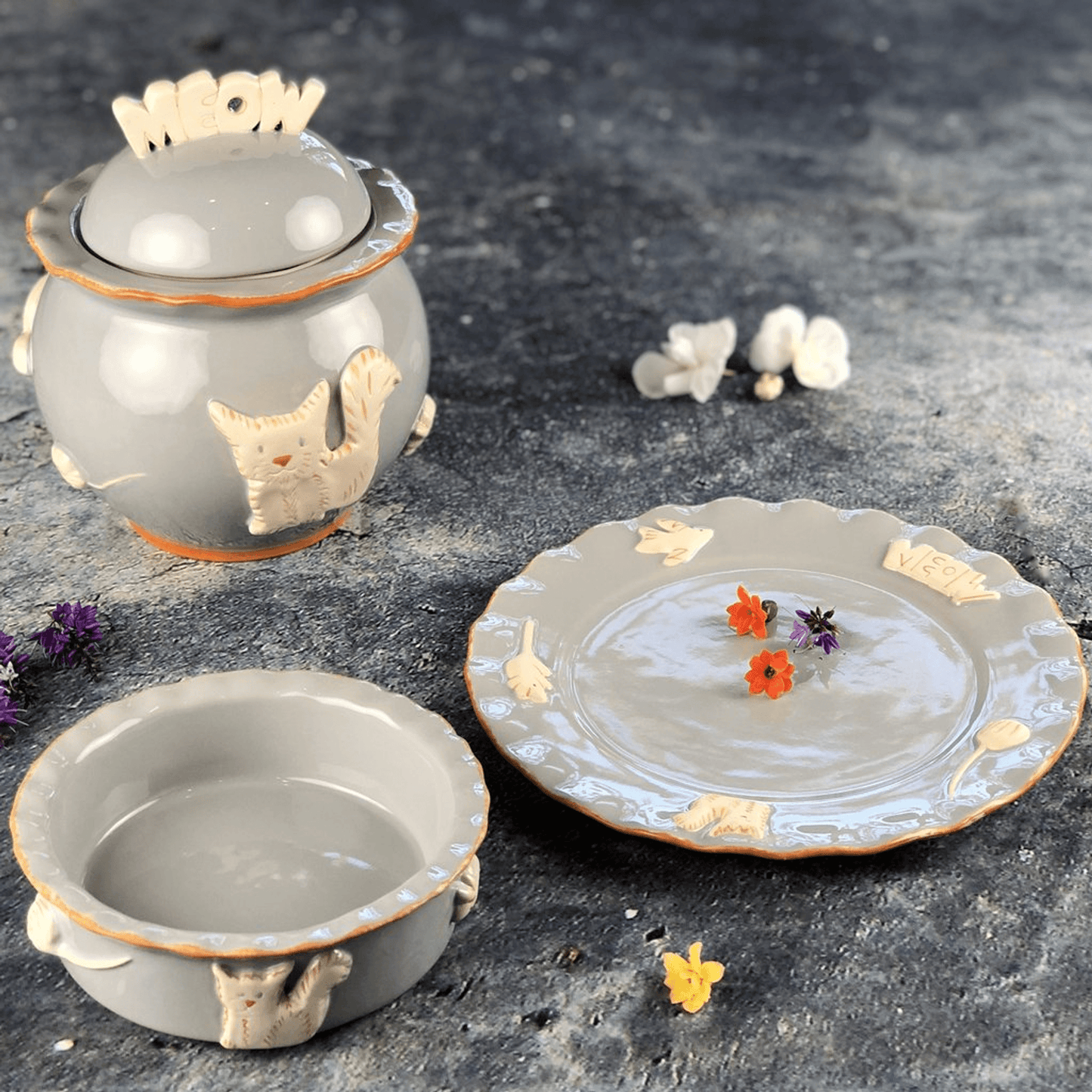 Elegant Stoneware Cat Bowl for Food and Water | Family Pet | Under $100 | Kitchen + Metal