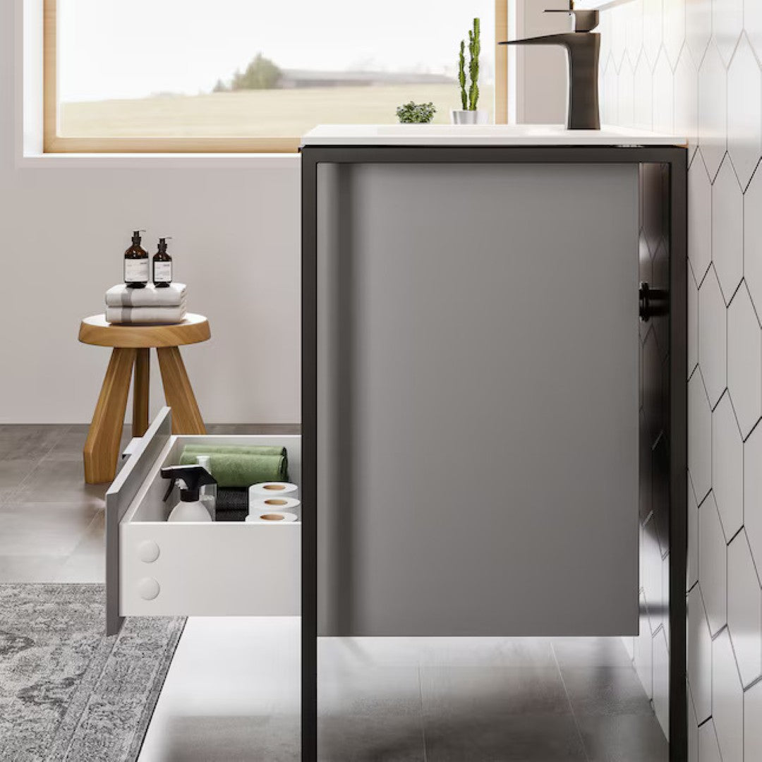 Eviva Moma Bath Vanity with Solid Surface Top and Integrated Sink (24"-32")