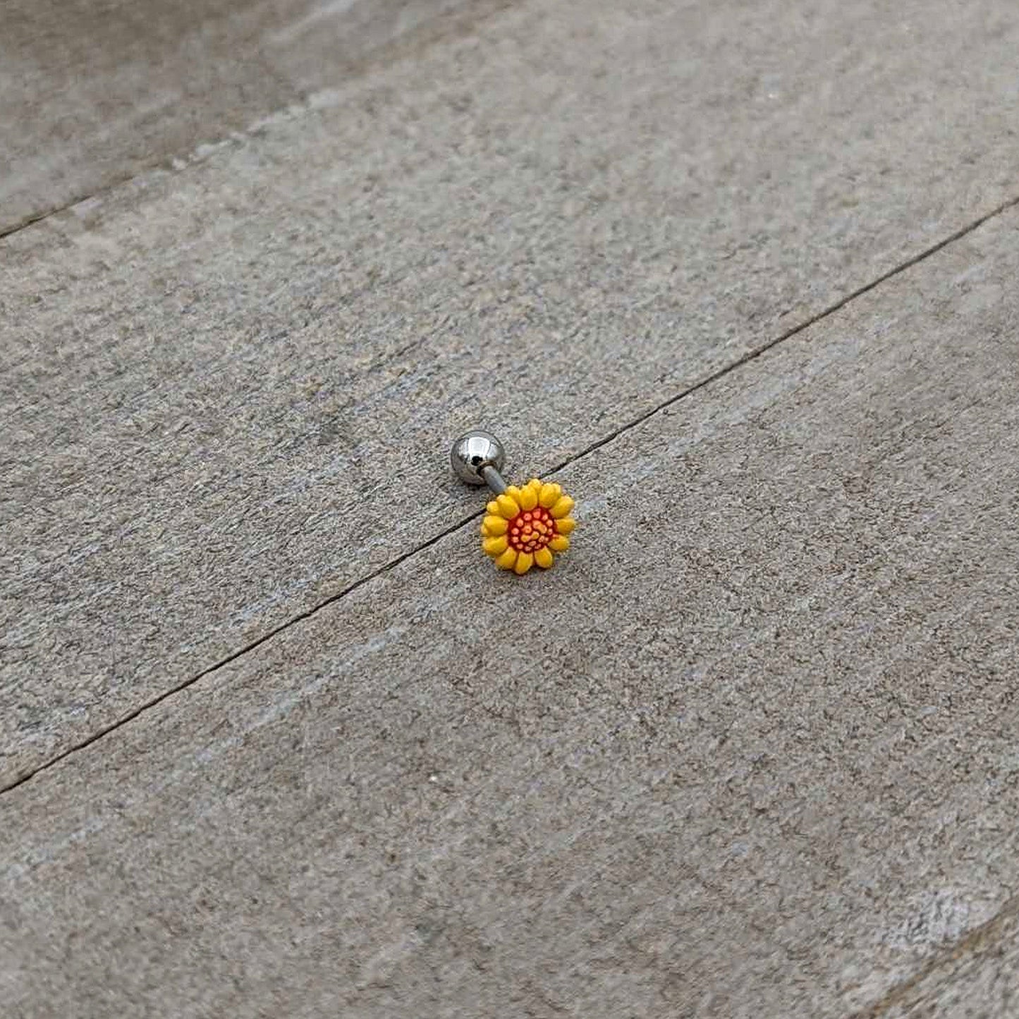 16G 1/4 Happy Sunflower Cartilage Tragus Earring