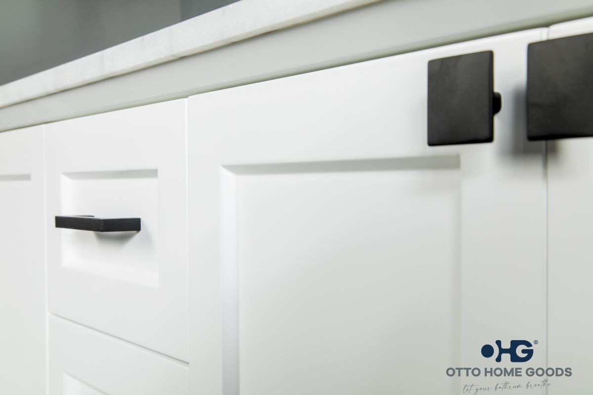 Paloma 48" White Bathroom Vanity with Quartz Top & Black Hardware
