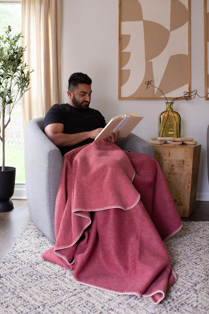 Descanso ALPACA BLEND Throw - Dusty Red | Kitchen + Metal